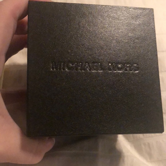 NEW***Michael Kors watch *** Not from outlet! Open to offers! No lowball please - Picture 3 of 12